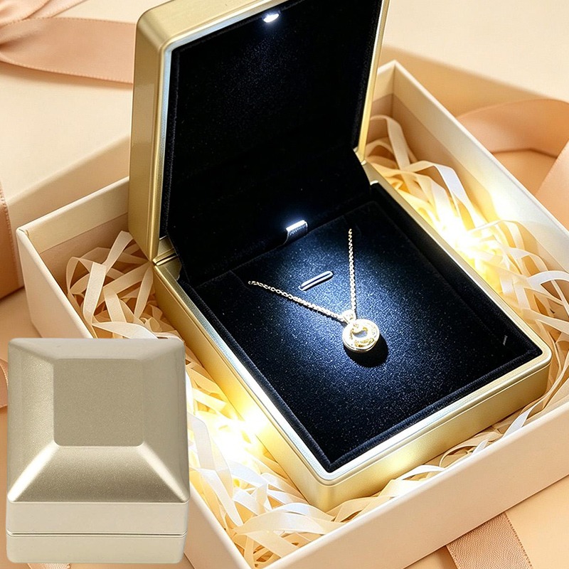 Velvet Ring Box Led Light Proposal - Boîte à bague LED carrée en