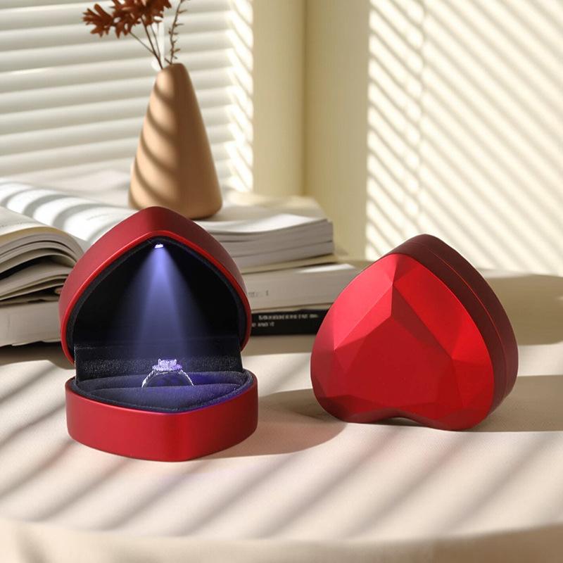 1 pièce Boîte à bijoux LED de  - Velvet Ring Box Led Light Proposal avis et prix