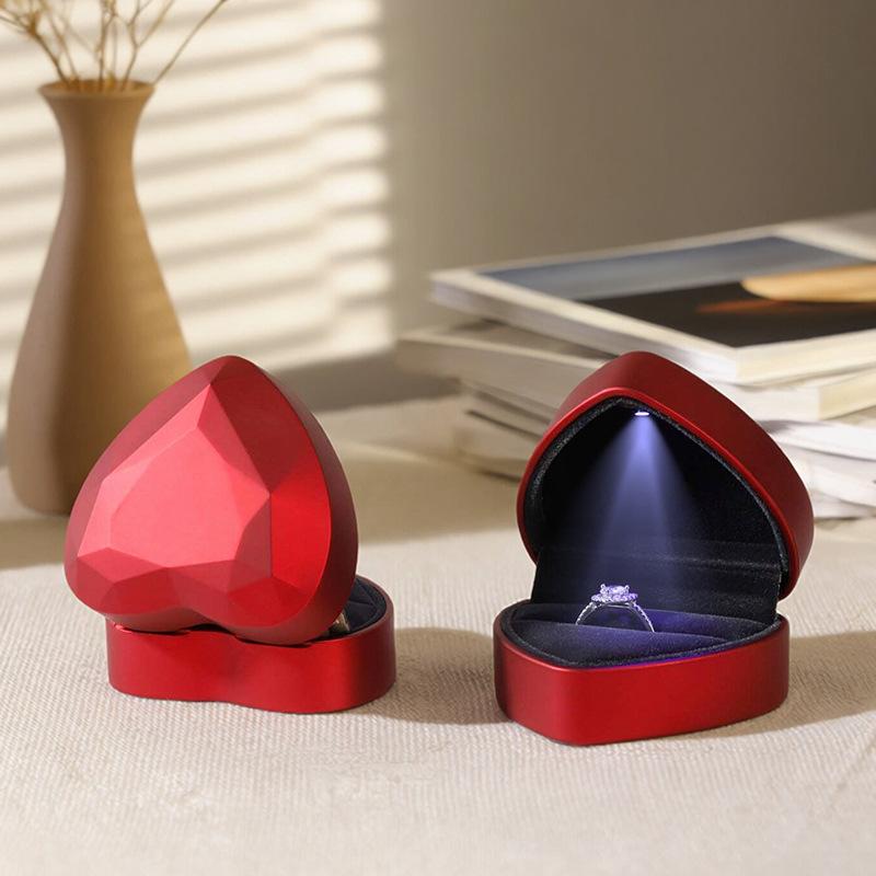 1 pièce Boîte à bijoux LED de  - Velvet Ring Box Led Light Proposal avis et prix