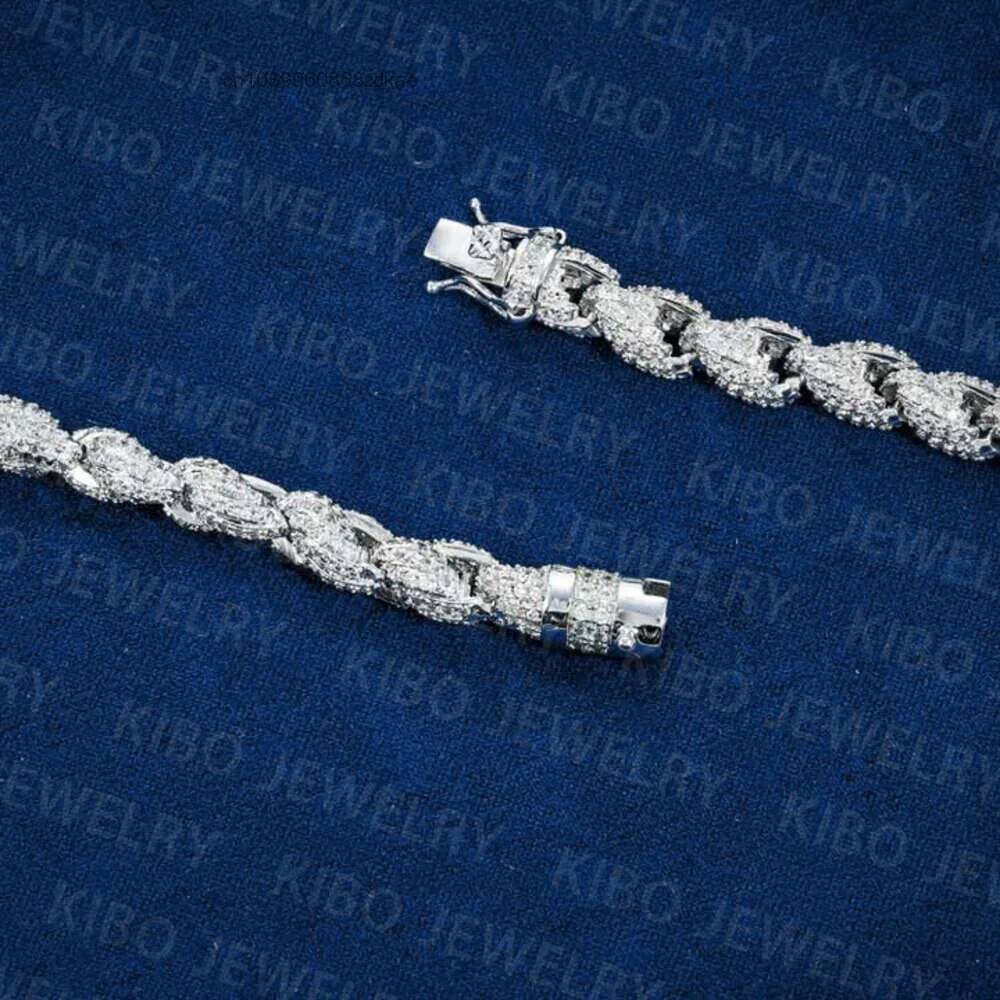 Collier de luxe personnalisé e - Moissanite Cuban Link Chain Iced Out avis et prix