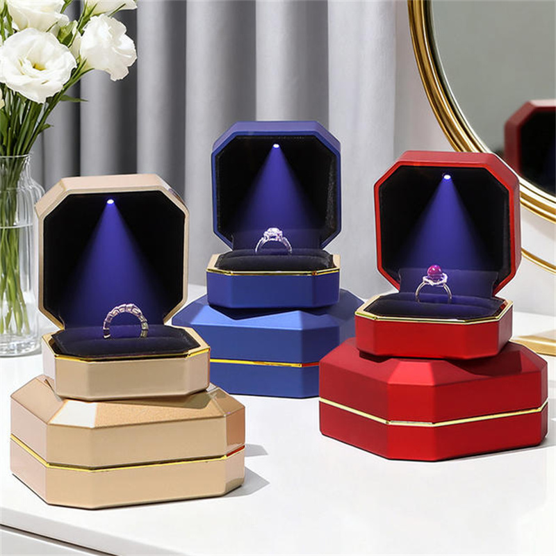 Boîte à bijoux LED en velours  - Velvet Ring Box Led Light Proposal avis et prix
