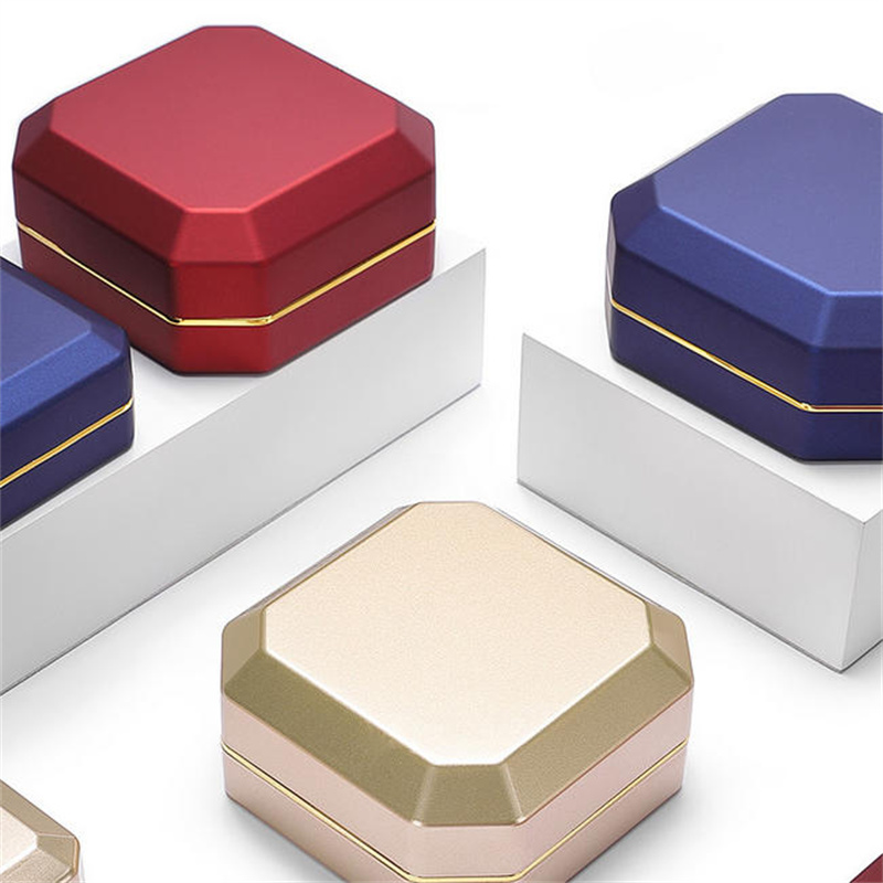 Boîte à bijoux LED en velours  - Velvet Ring Box Led Light Proposal avis et prix